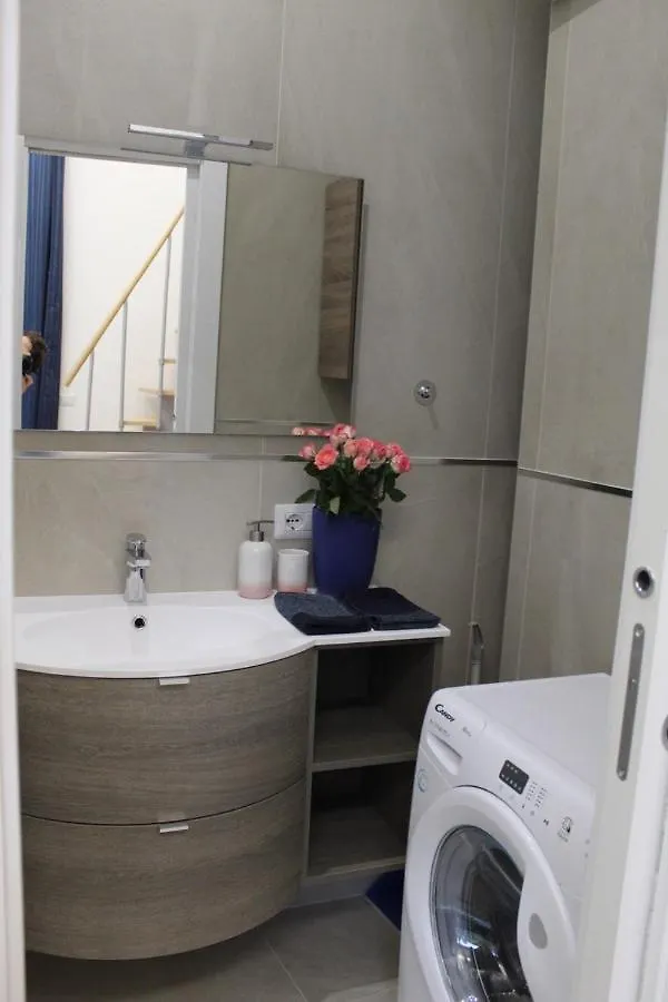 Appartamento Loft Beata Da Basel Quartu SantʼElena 0*,