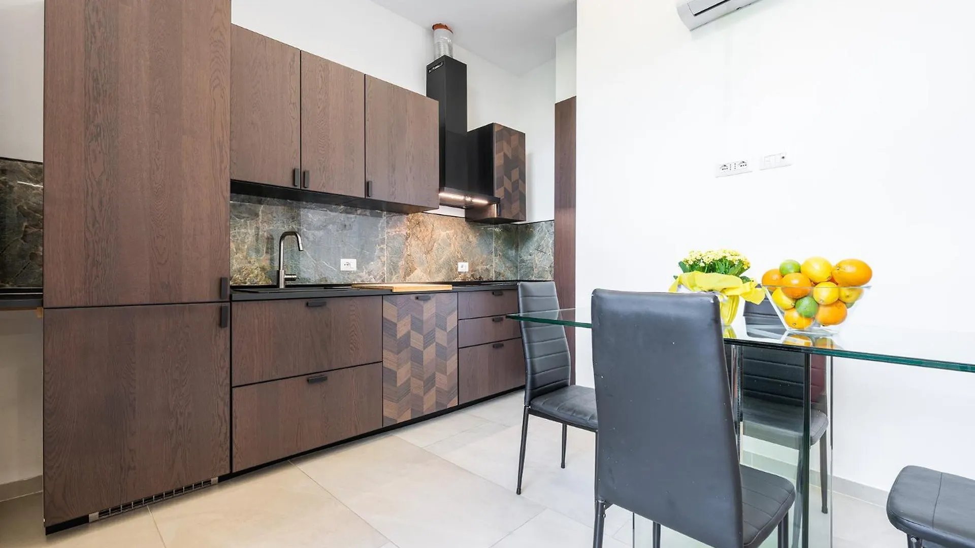 Appartamento Loft Beata Da Basel Quartu SantʼElena 0*,